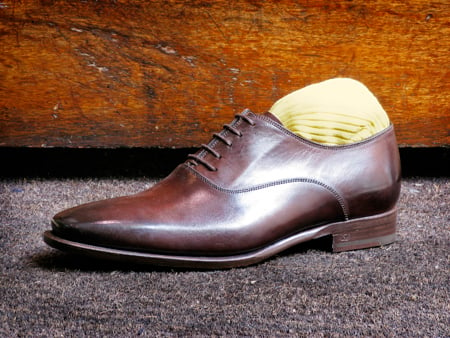 brown-shoes-yellow-socks