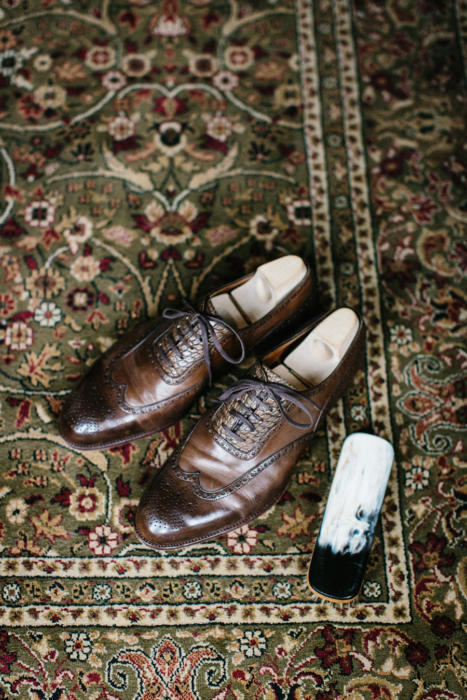 saint-cripsins-wing-tip-shoes