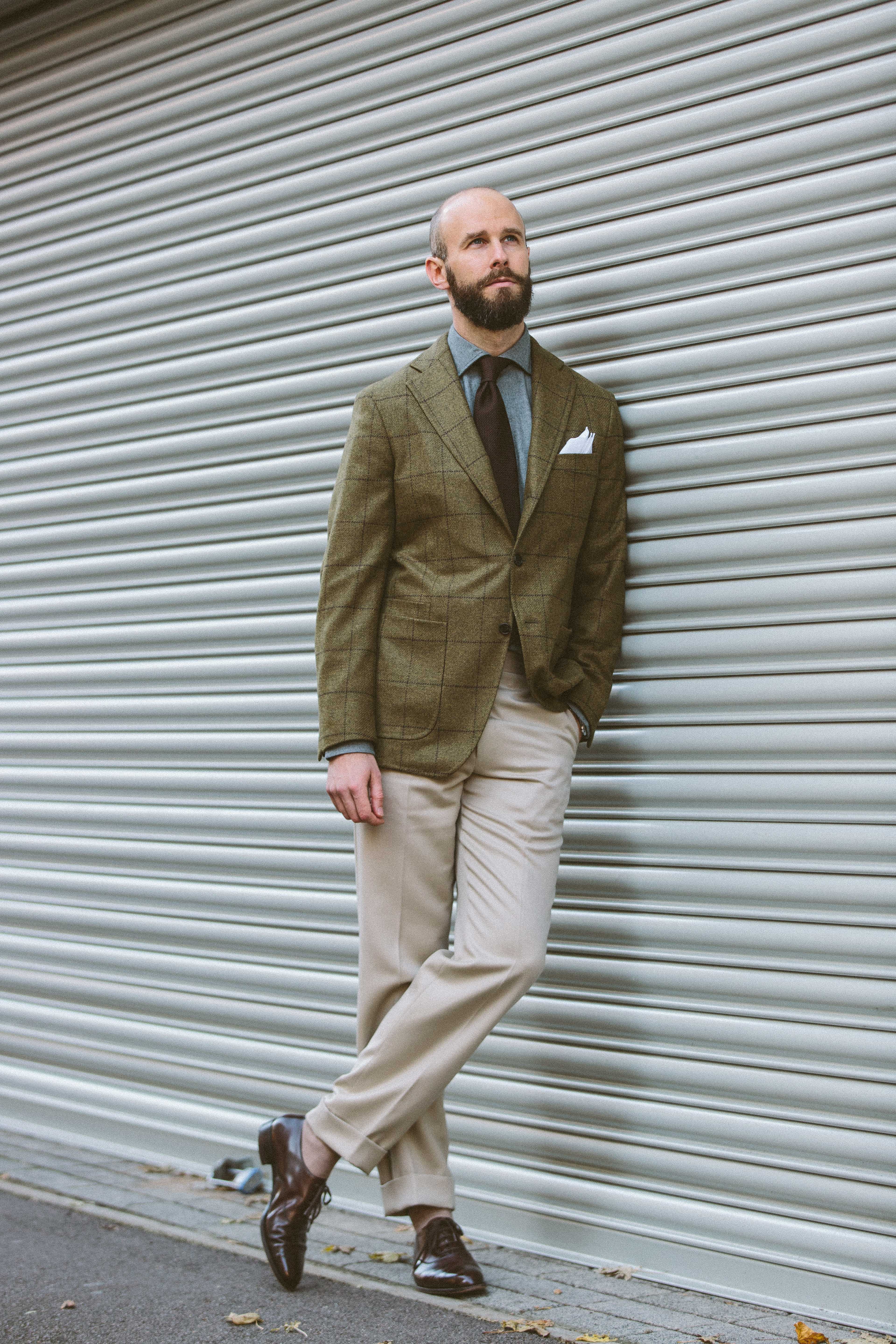 Men's Grey Polo, Pink Dress Pants, Brown Leather Derby Shoes, Dark Brown  Leather Watch | Lookastic