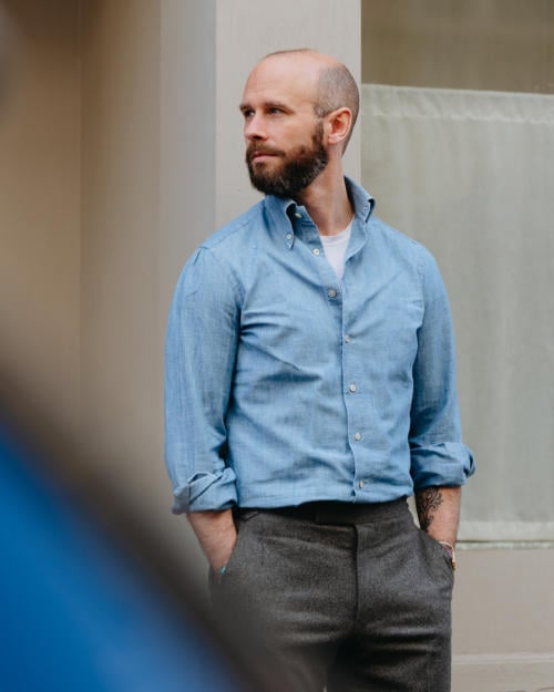 dal tilskuer om The T-shirt under a shirt (and tailoring) – Permanent Style