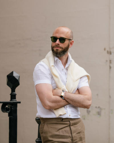 Short-sleeve linen shirt with cream cotton knit