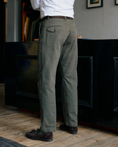 Chinos or Jeans? What Should You Go For?