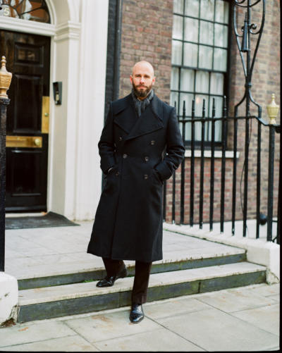 Long charcoal overcoat, with grey scarf