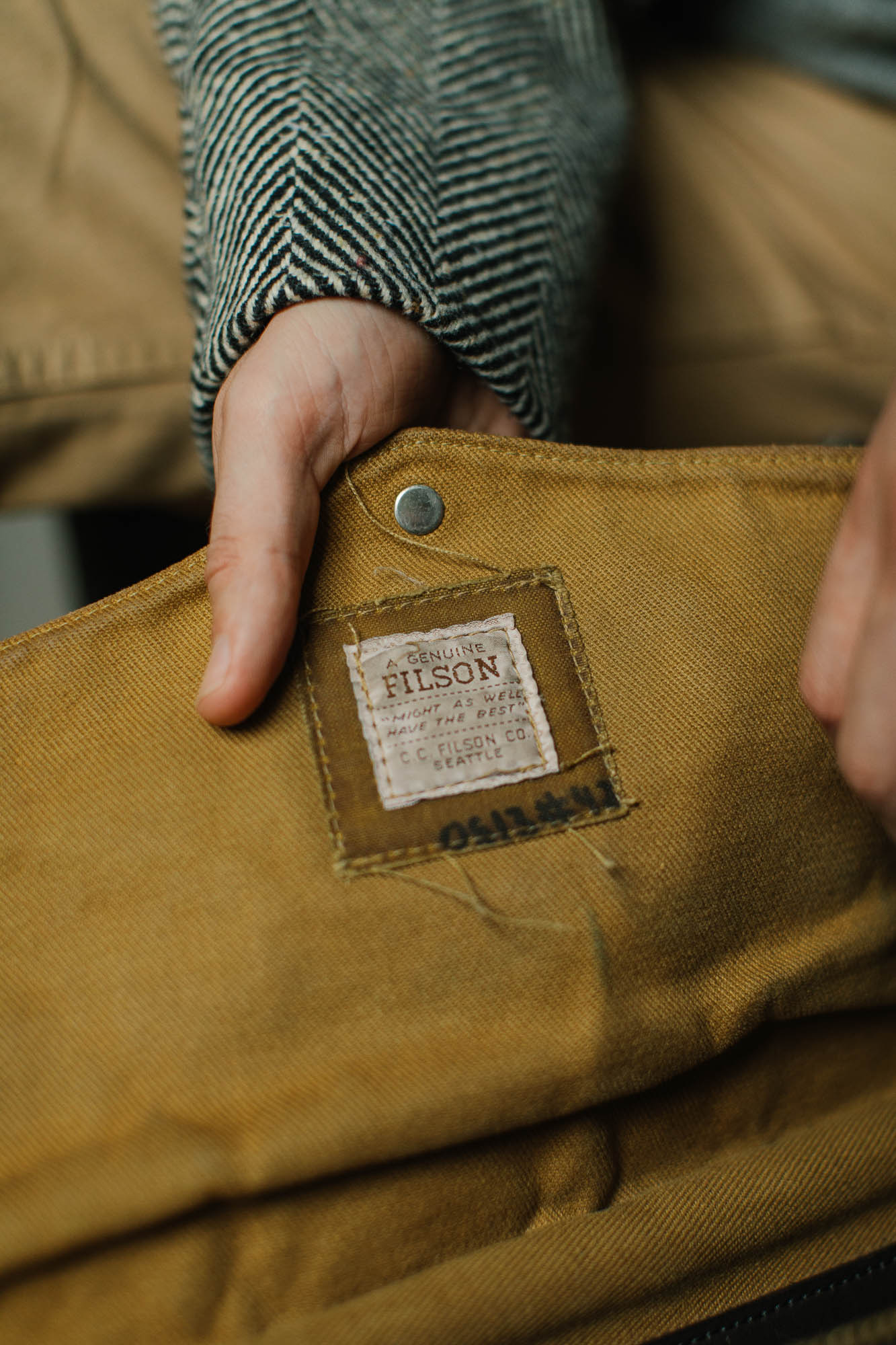 Filson Tote Bag with Zipper Review - Urban Carry