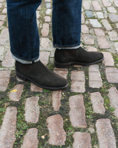 R.M.Williams Gardener Leather Commando Sole Chelsea Boots in Brown